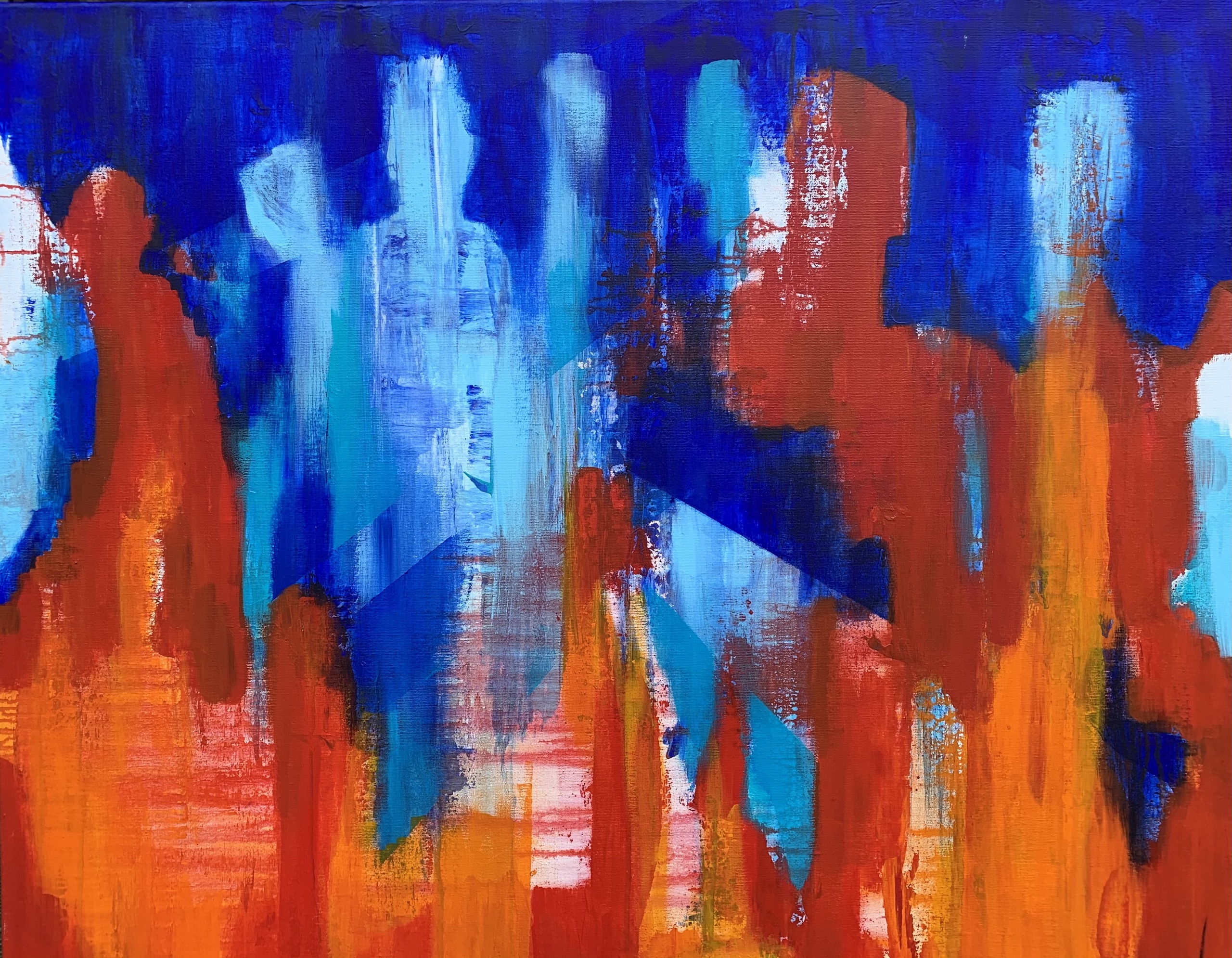Stringent abstrakt maleri i blå og rødt, hvor man kan se bevægelse og måske figurer.