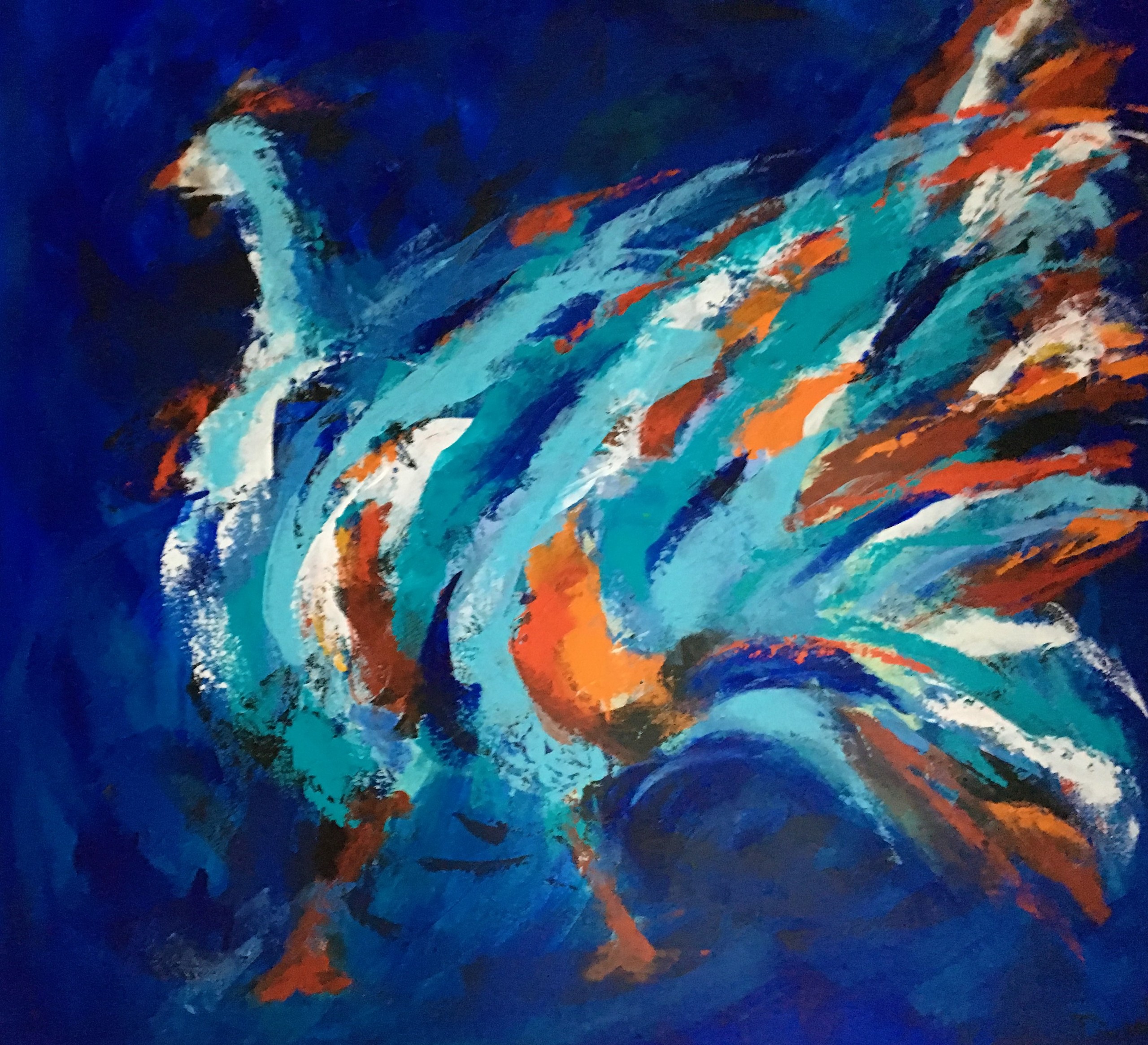 Abstrakt maleri i blå og brune jordfarver med dynamiske strøg, hvor du muligvis kan se en fugl - og dens smukke fjerpragt.