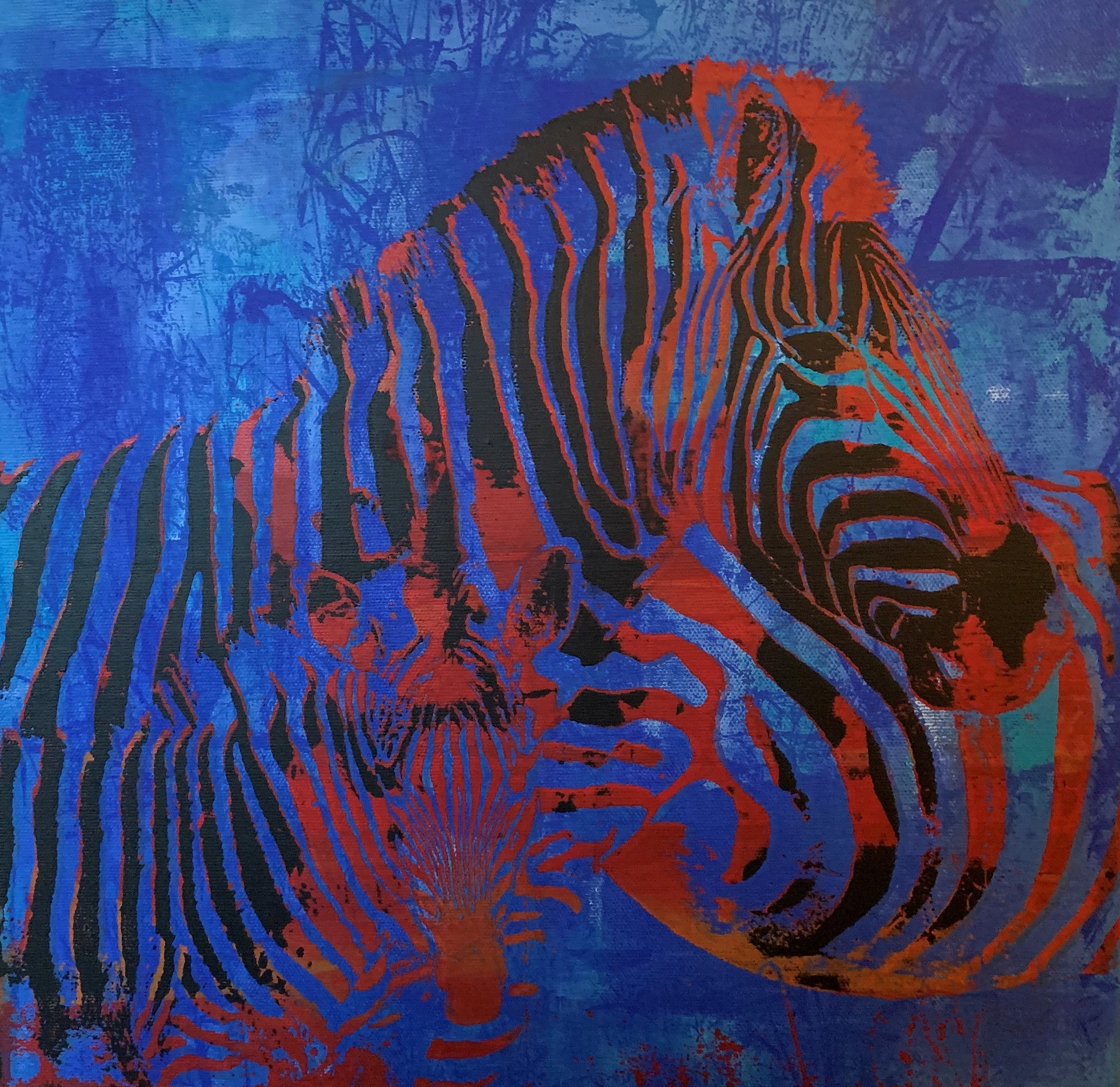Serigrafitryk kombineret med akrylmaling giver liv til et maleri af to zebraer, der står tæt sammen.