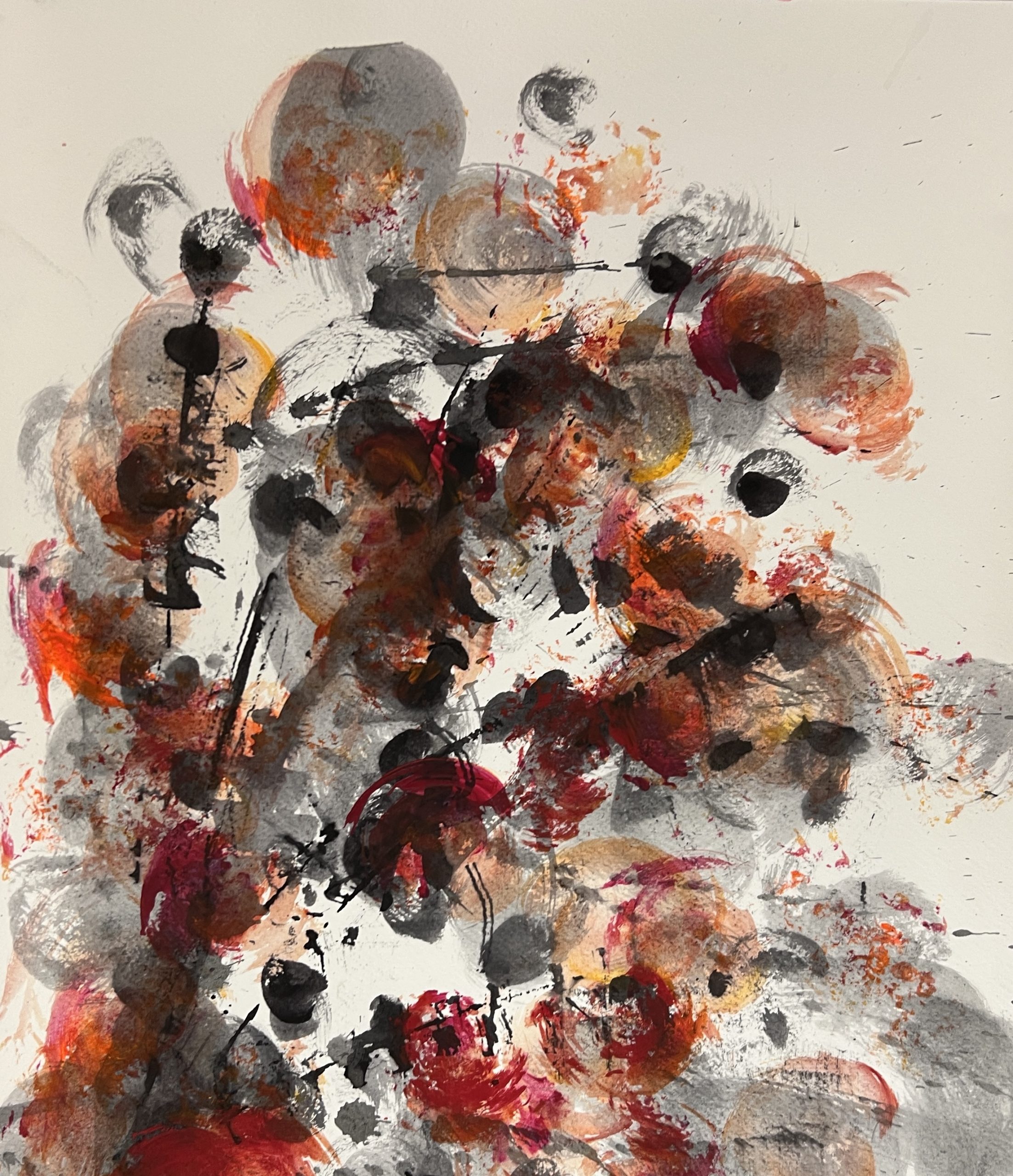 Harmoniske tone i tone maleri med sort og rød tusch som danner et organisk mønster.
Maleriet er på papir og indrammet.